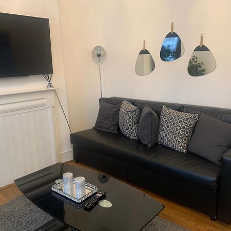 L A Place Croydon, London Villa Norwood Eksteriør bilde
