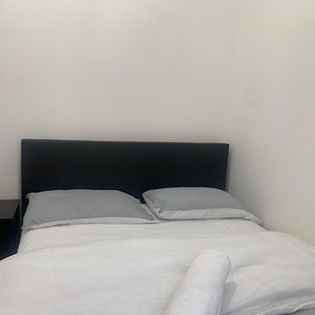 L A Place Croydon, London Villa Norwood Eksteriør bilde