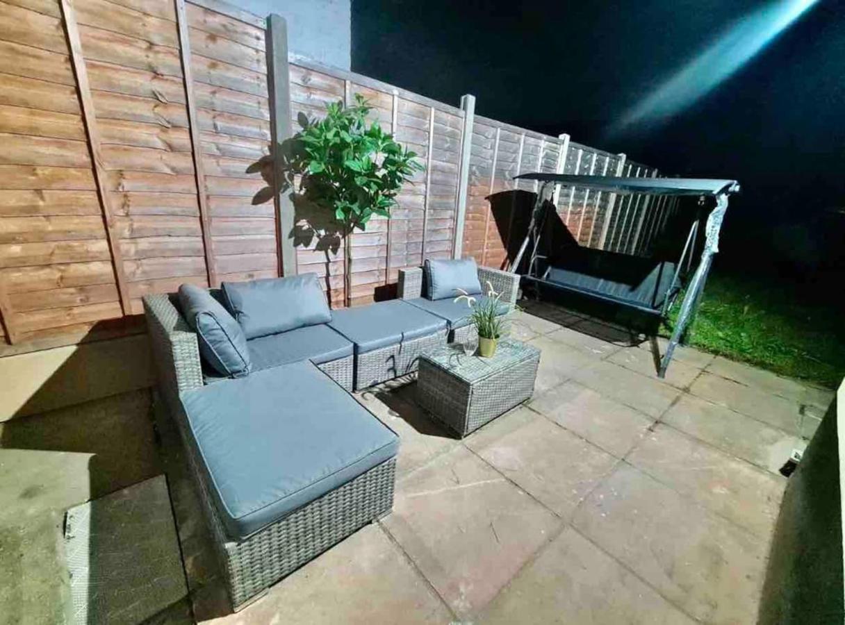 L A Place Croydon, London Villa Norwood Eksteriør bilde