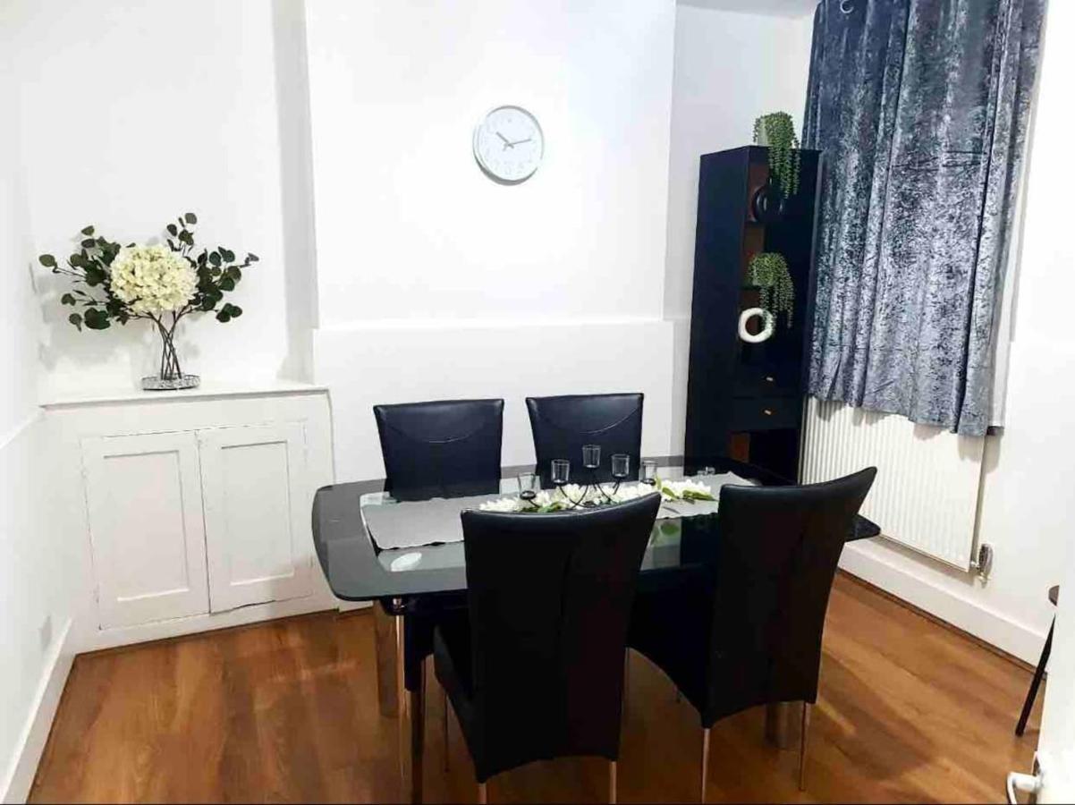 L A Place Croydon, London Villa Norwood Eksteriør bilde