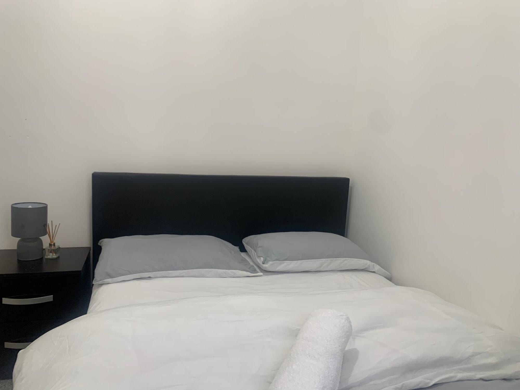 L A Place Croydon, London Villa Norwood Eksteriør bilde