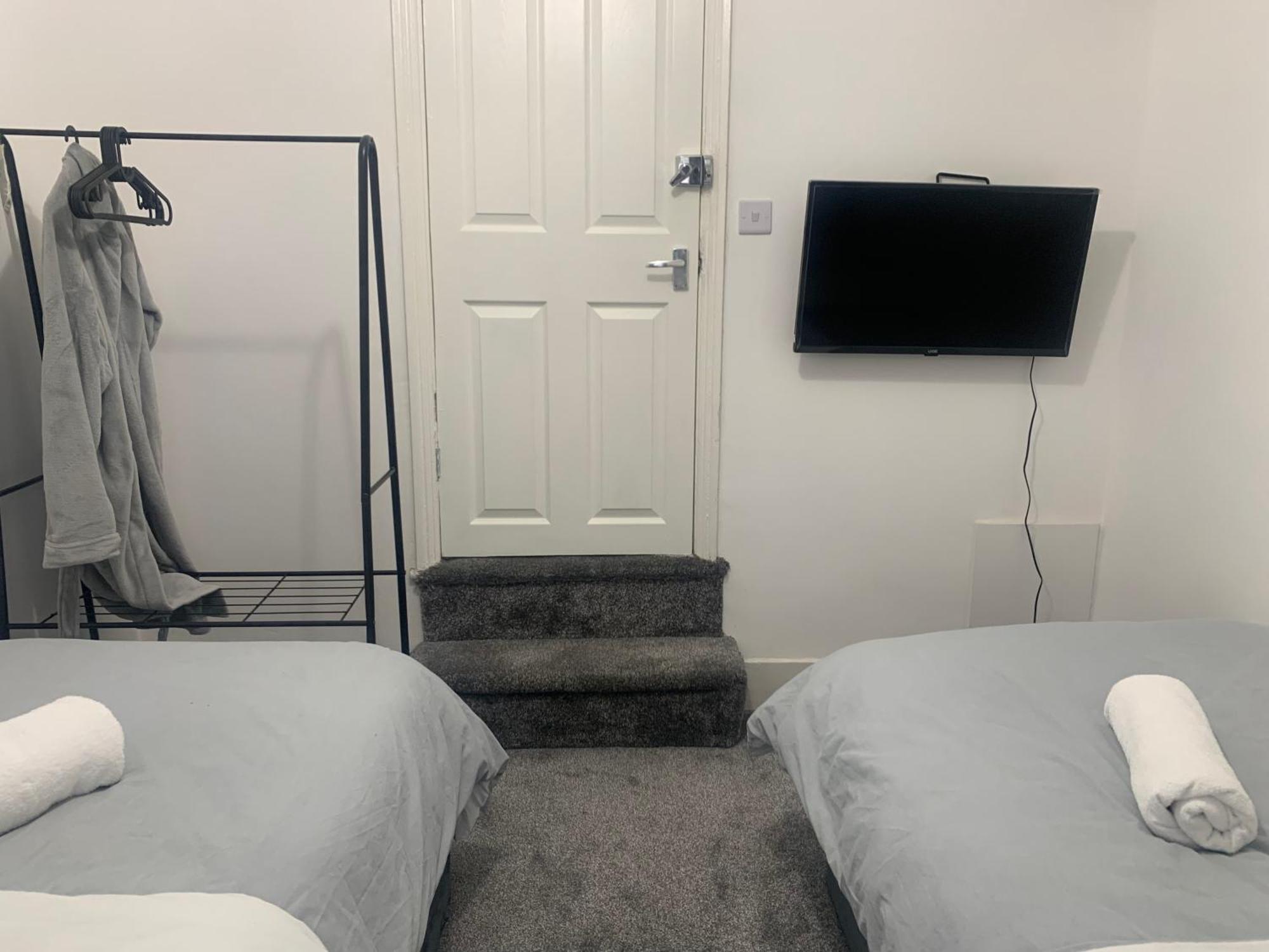L A Place Croydon, London Villa Norwood Eksteriør bilde