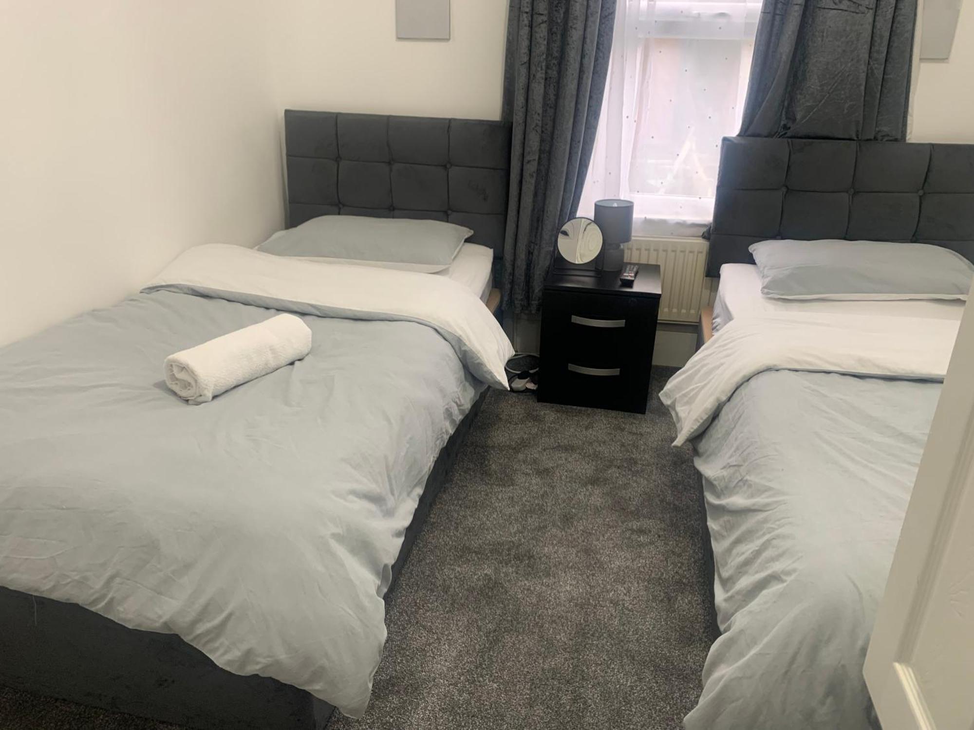 L A Place Croydon, London Villa Norwood Eksteriør bilde