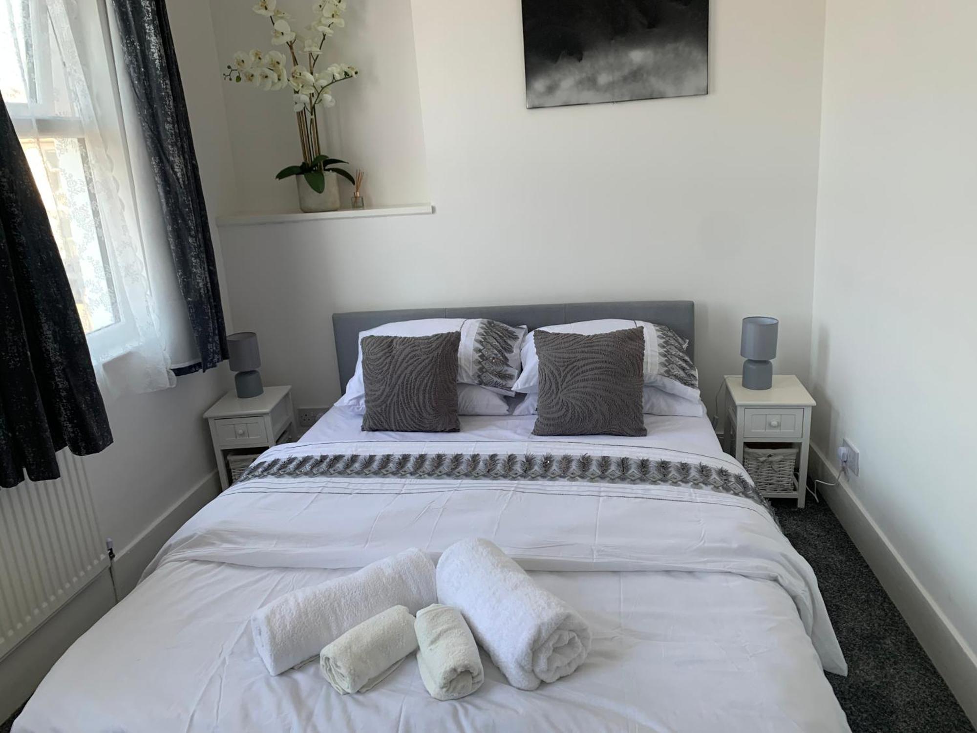 L A Place Croydon, London Villa Norwood Eksteriør bilde
